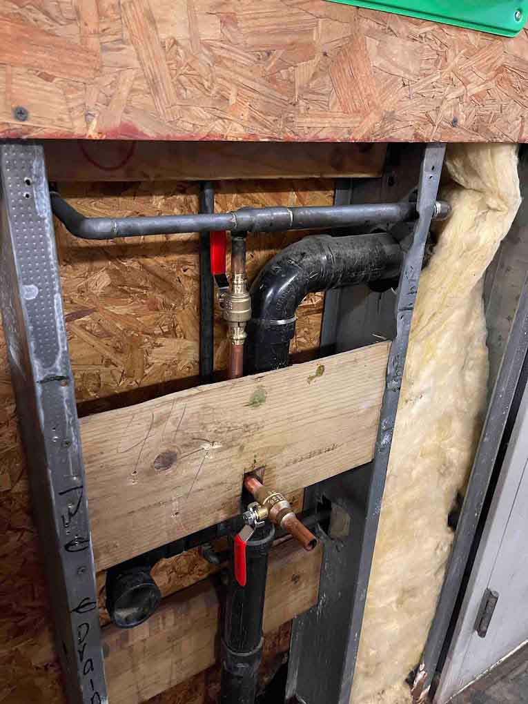 broken pressure regulator water line repair